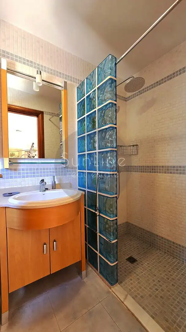 House with pool for sale in Carrer Font de la Carrasquera, imagen 171