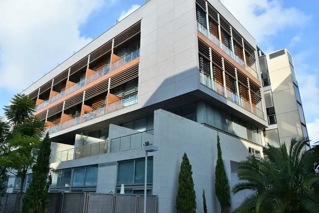 Außenansicht von Wohnung zur Miete in Valencia mit Klimaanlage, Heizung und Parkett