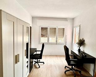 Flat to share in  Barcelona Capital  with Washing machine and Balcony