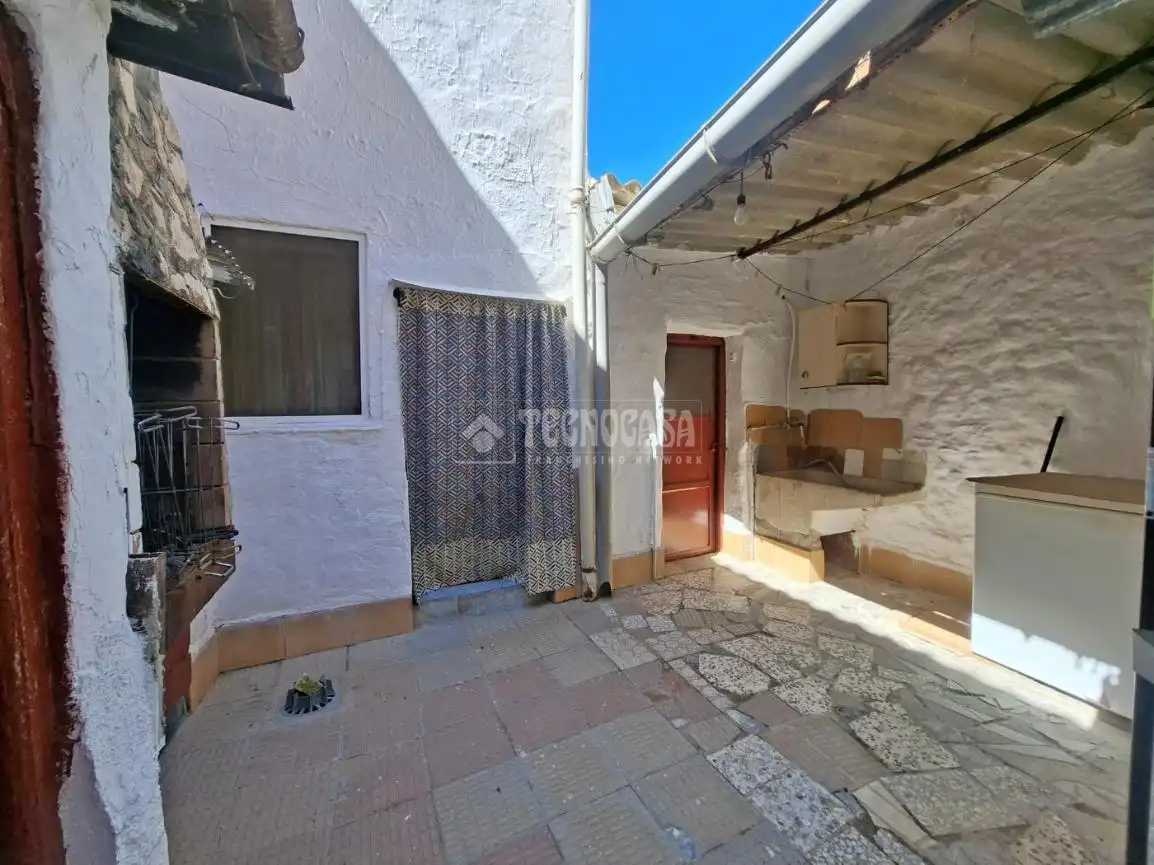 Vista exterior de Casa adosada en venda en Valle del Zalabí amb Calefacció i Terrassa