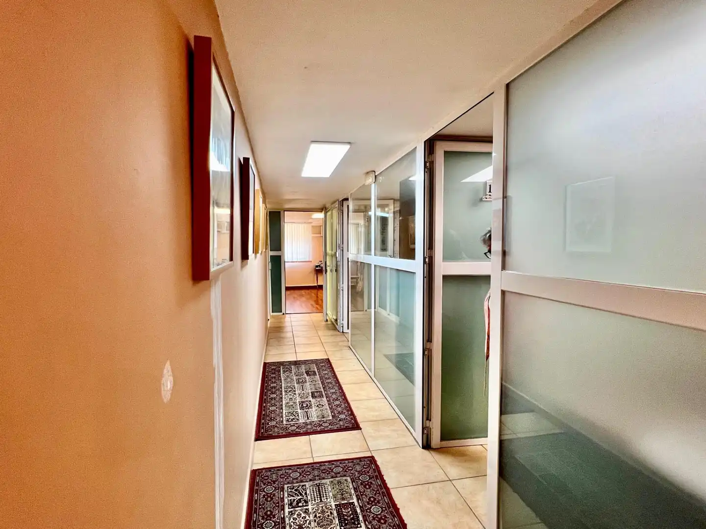 Business premises to rent in Ronda de la Roureda, imagen 3