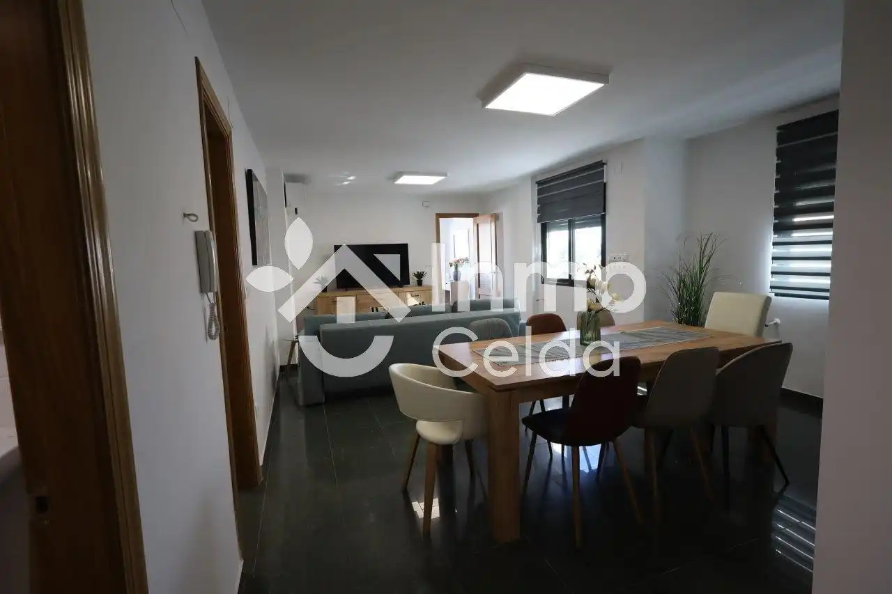 Comedor de Casa adosada en venta en Chiva con Aire acondicionado, Calefacción y Terraza