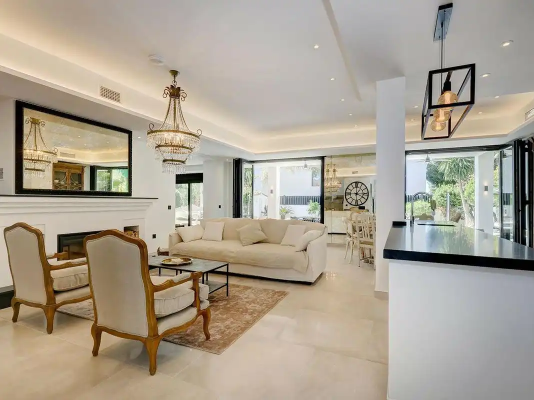 Wohnzimmer von Haus oder Chalet zur Miete in Marbella mit Klimaanlage, Privatgarten und Terrasse