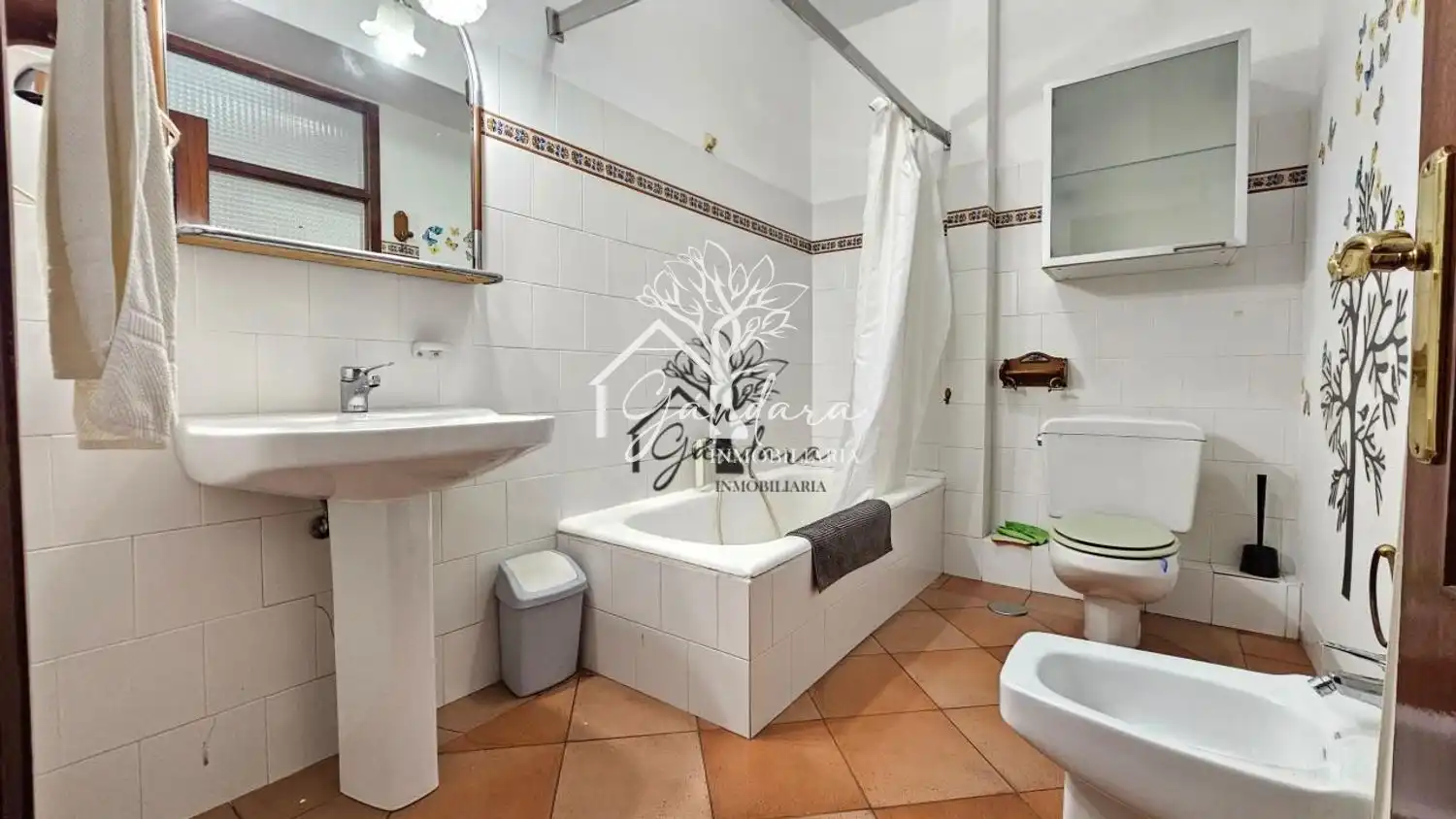 Bathroom of Flat for rent in Ferrol  with Heating, Furnished and Oven
