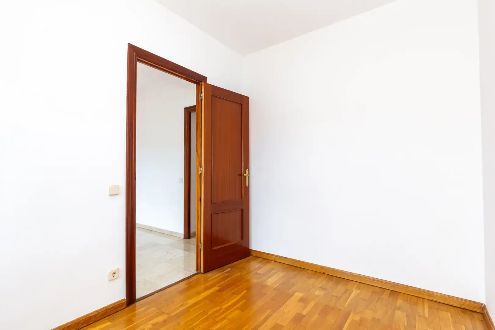Wohnung zum Verkauf in Sant Just Desvern mit Klimaanlage, Heizung und Terrasse