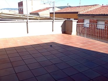 House with balcony for sale in Carrer de la Indústria