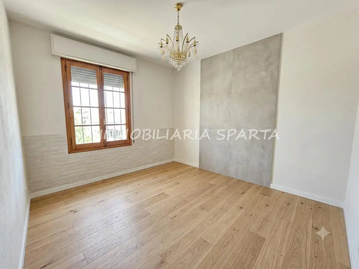Casa adosada en venta en Santiponce con Terraza, Trastero y Balcón