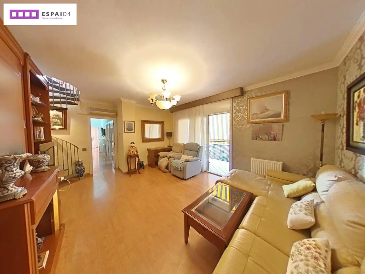 Sala de estar de Dúplex en venta en Ripollet con Aire acondicionado, Calefacción y Parquet