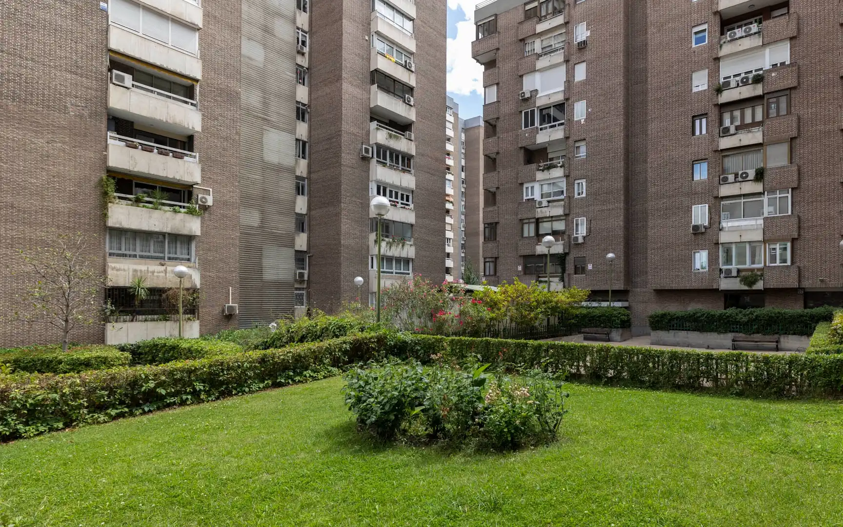 Vista exterior de Pis de lloguer en Madrid amb Calefacció, Terrassa i Moblat