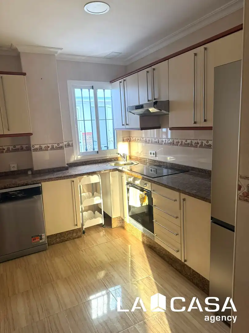 Flat with terrace to rent in San Pablo - Santa Justa, imagen 3
