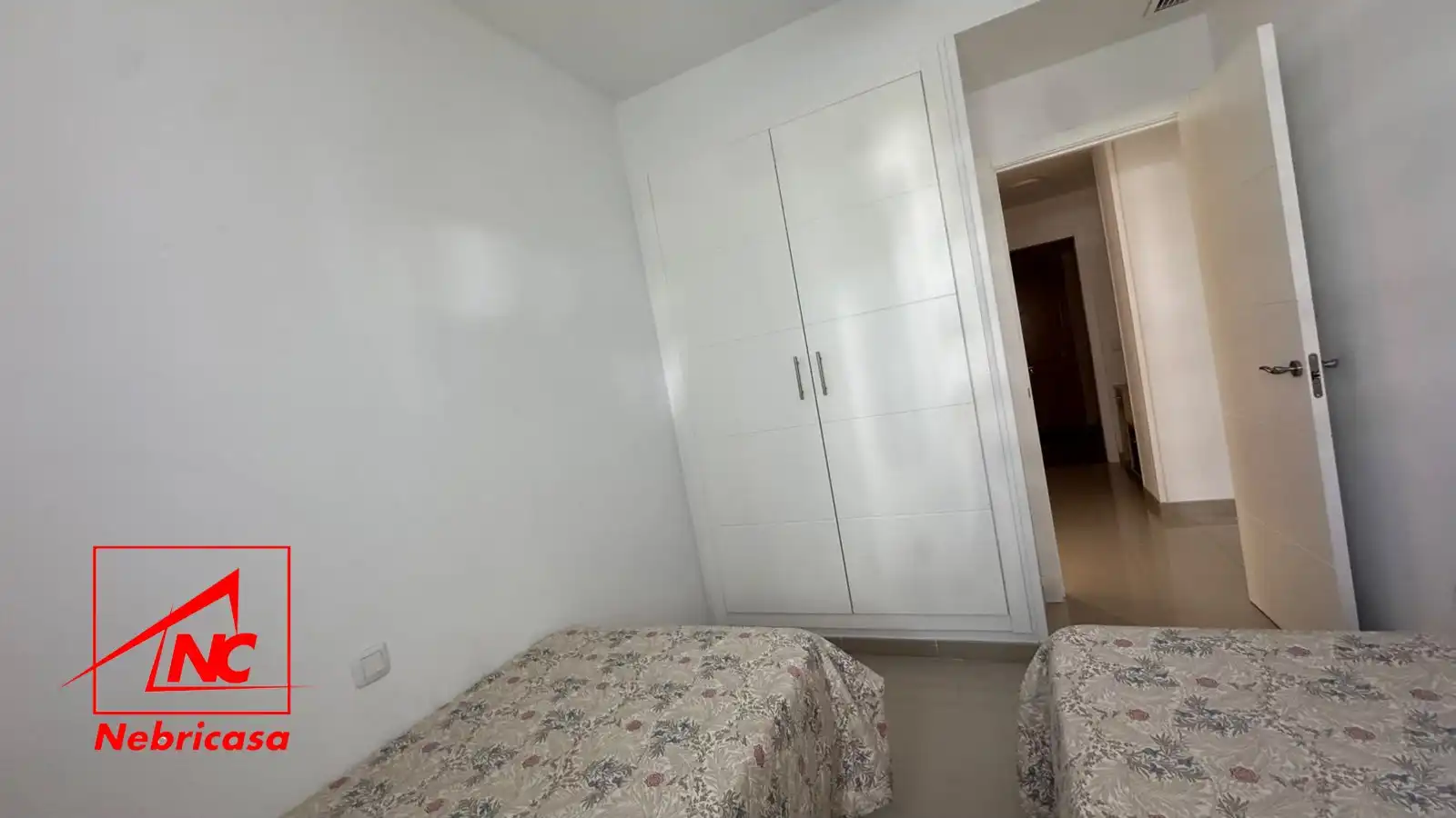 Dormitori de Pis en venda en Rota amb Aire condicionat, Terrassa i Piscina