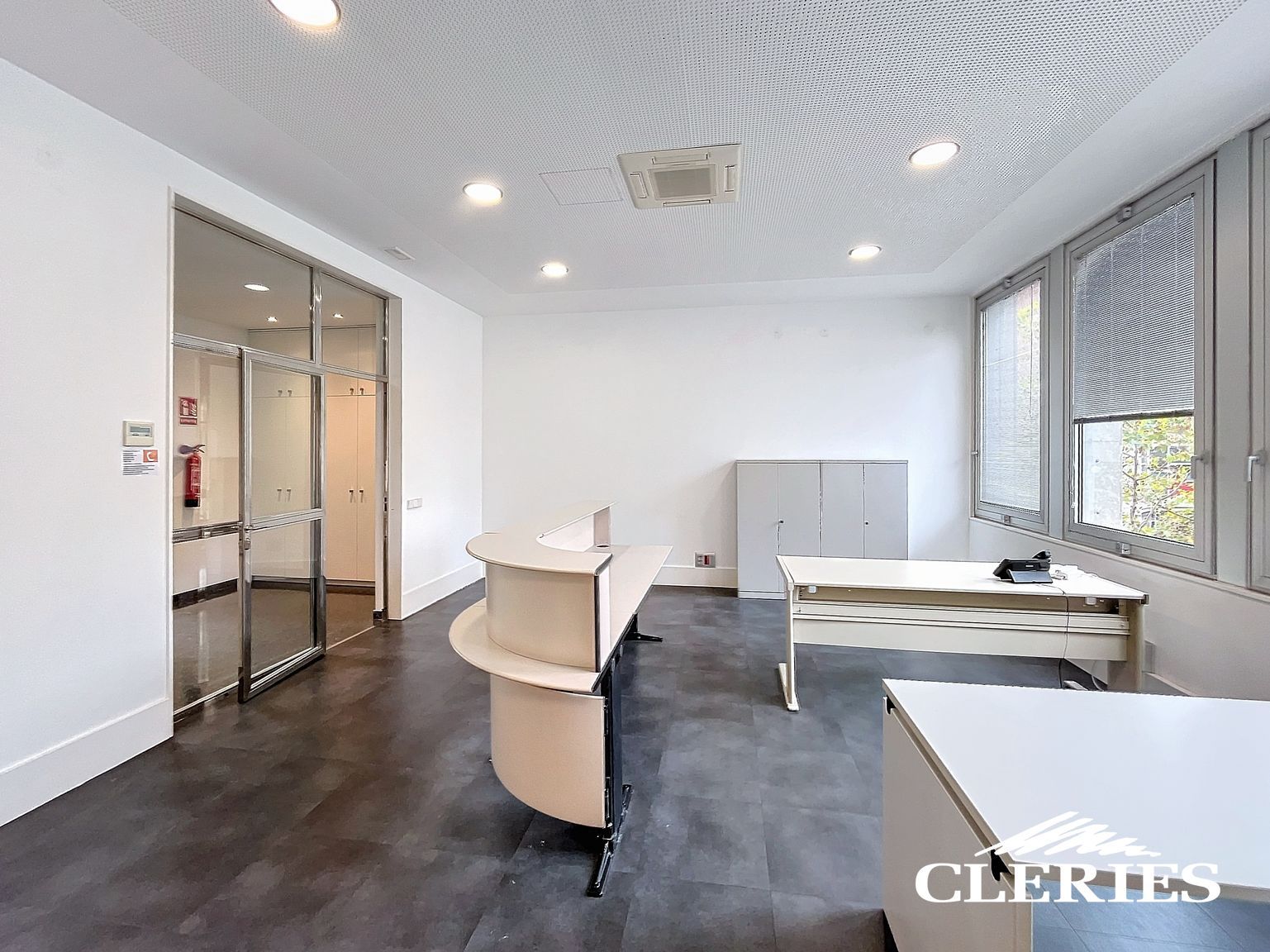 Office to rent in  Barcelona Capital  with Air Conditioner