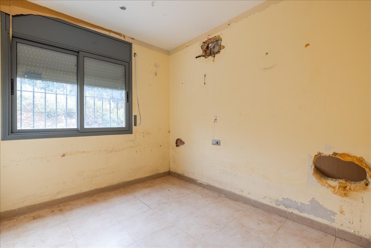 Dormitori de Casa o xalet en venda en La Bisbal del Penedès amb Jardí privat i Terrassa
