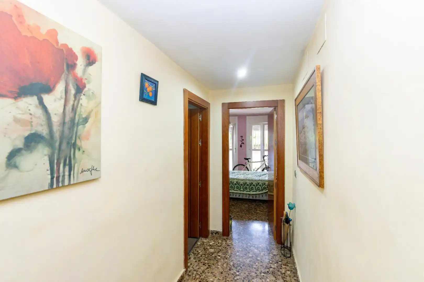 Flat for sale in Granada  with Air Conditioner and Private garden