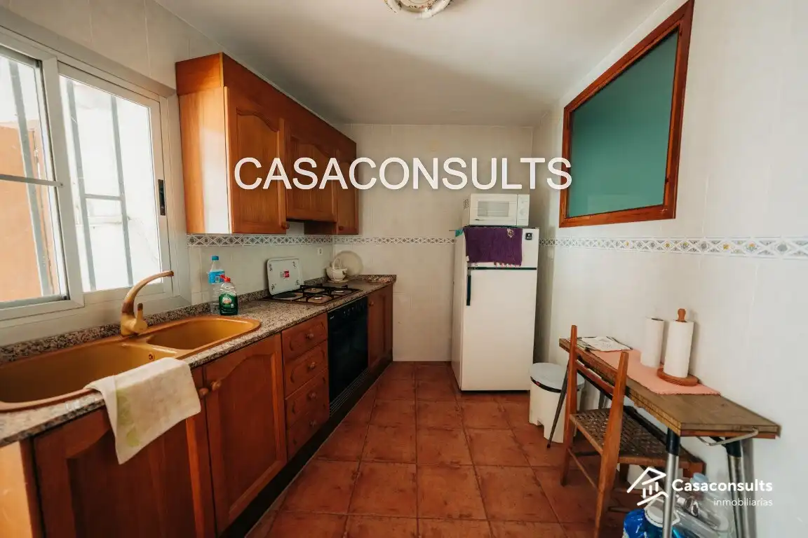 Casa con terraza en venta en Carrer de Cervantes, imagen 2