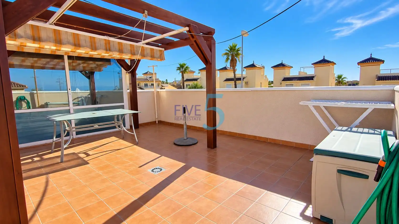 Terrassa de Casa o xalet en venda en Benimar