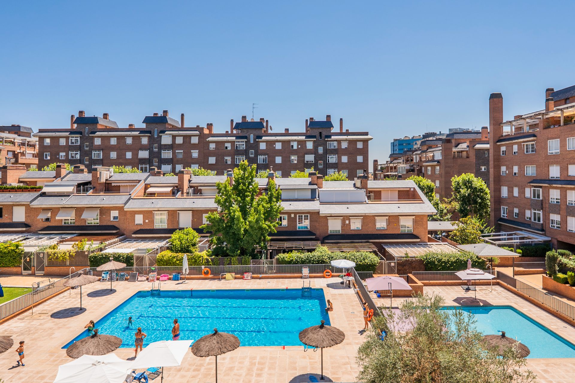 Swimming pool of Single-family semi-detached for sale in San Sebastián de los Reyes  with Heating, Private garden and Terrace