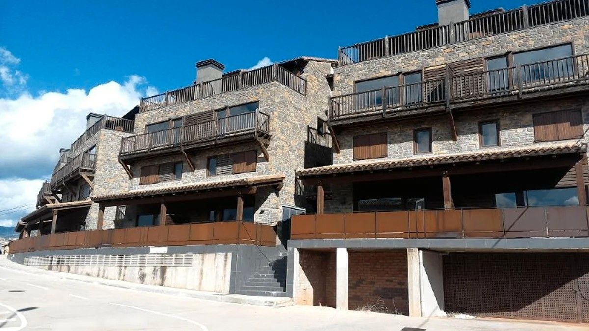 Exterior view of Building for sale in Tremp