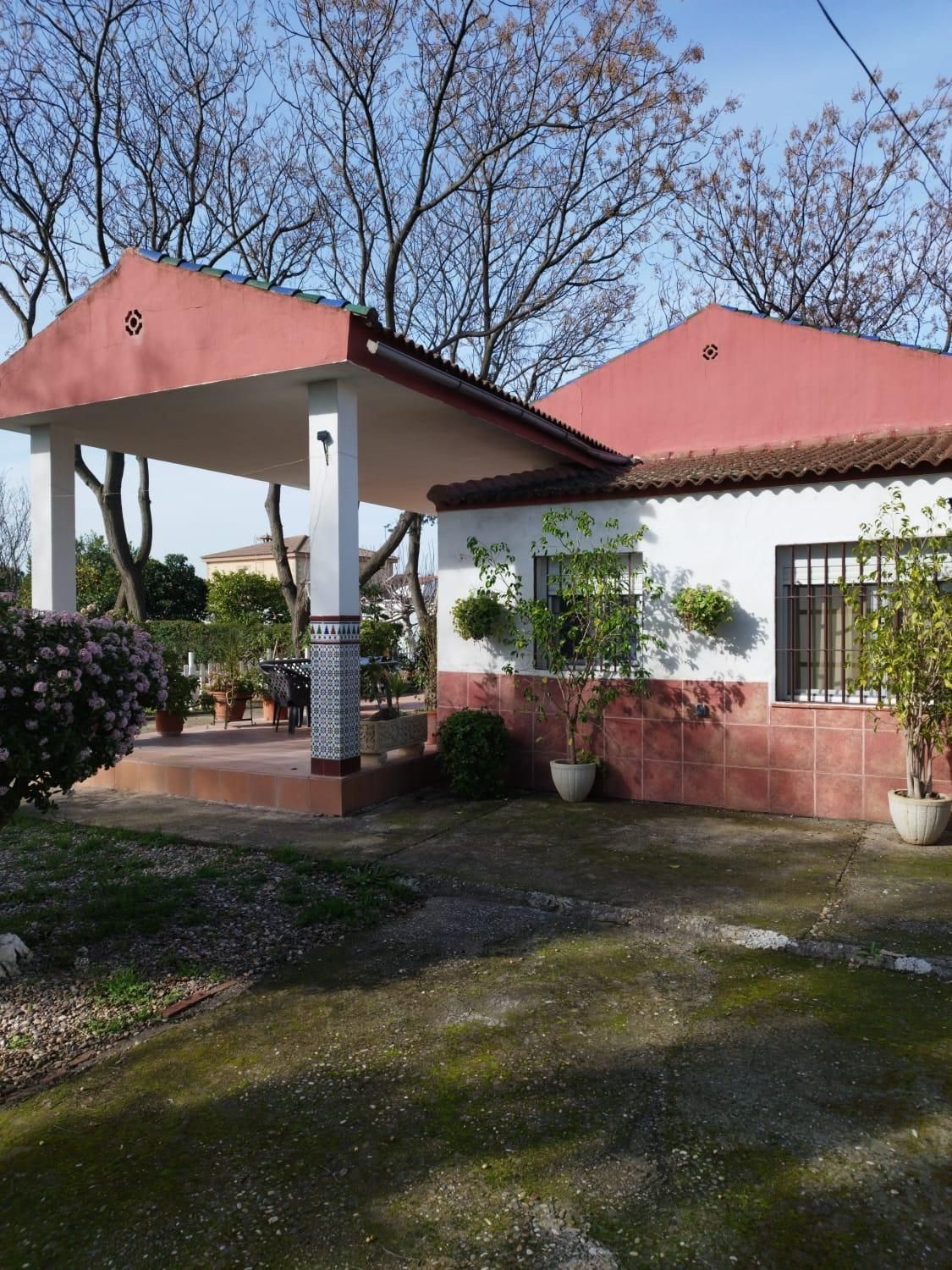 Vista exterior de Casa o xalet en venda en  Córdoba Capital amb Aire condicionat, Calefacció i Jardí privat
