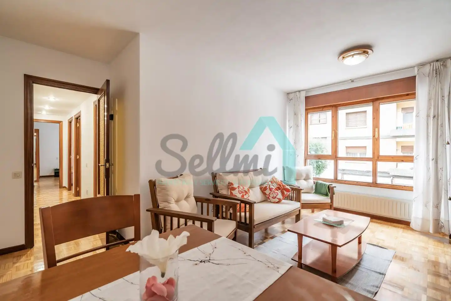 Sala de estar de Piso de alquiler en Oviedo  con Calefacción, Parquet y Terraza