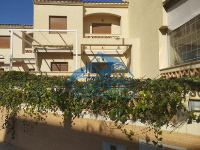 Vista exterior de Casa o xalet en venda en Punta Umbría amb Jardí privat, Terrassa i Piscina