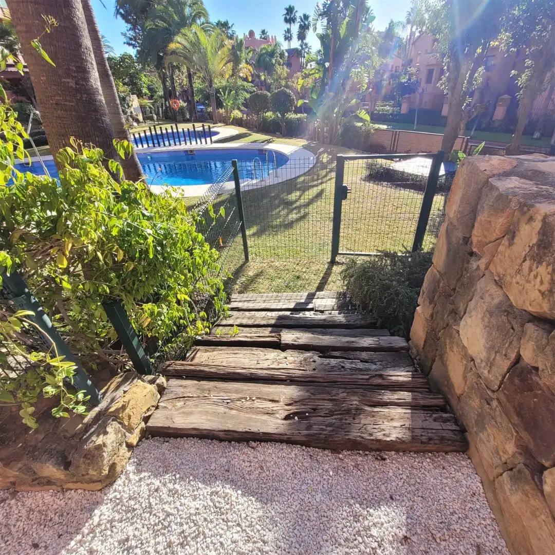 Jardí de Apartament en venda en Estepona amb Aire condicionat i Terrassa