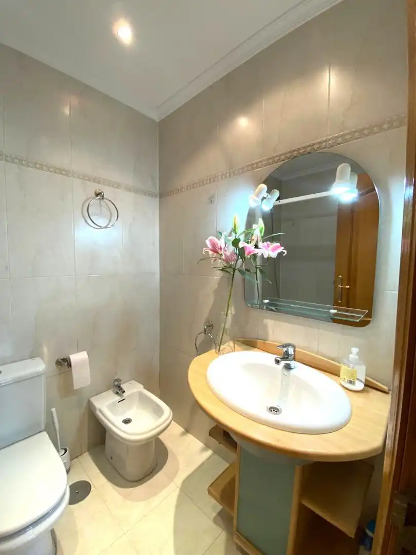 Baño de Piso de alquiler en Madrid con Aire acondicionado, Calefacción y Balcón