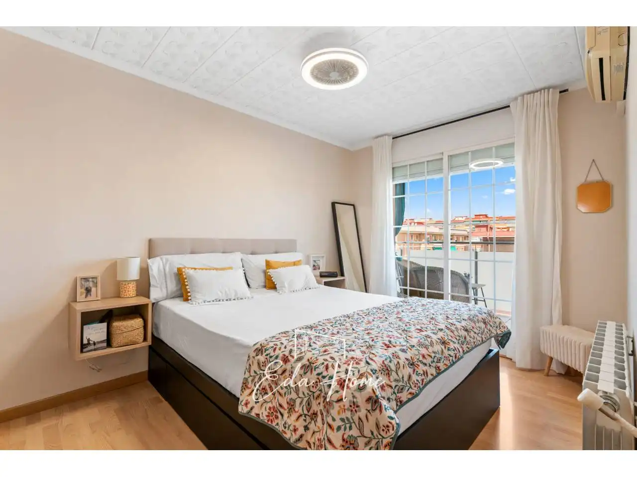Bedroom of Flat for sale in Cornellà de Llobregat  with Air Conditioner, Heating and Parquet flooring