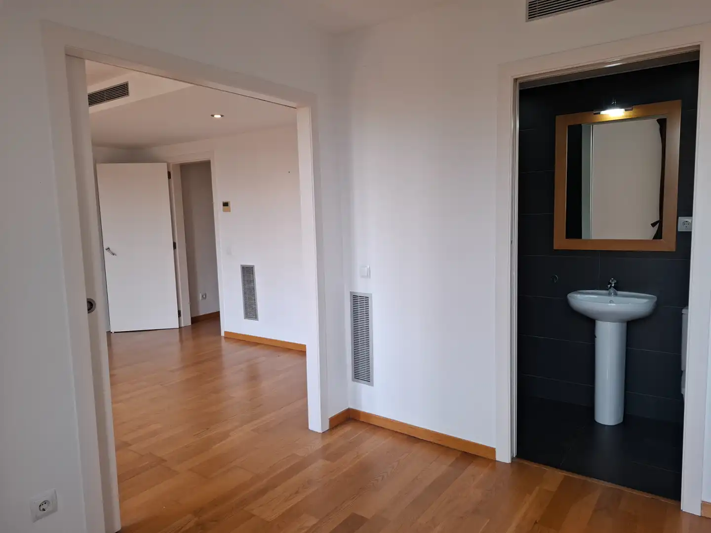 Piso en venta en Barcelona con Aire acondicionado, Calefacción y Balcón