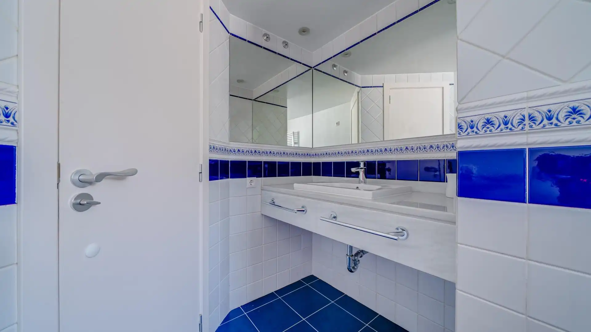 Badezimmer von Haus oder Chalet zum Verkauf in Finestrat mit Klimaanlage, Heizung und Privatgarten