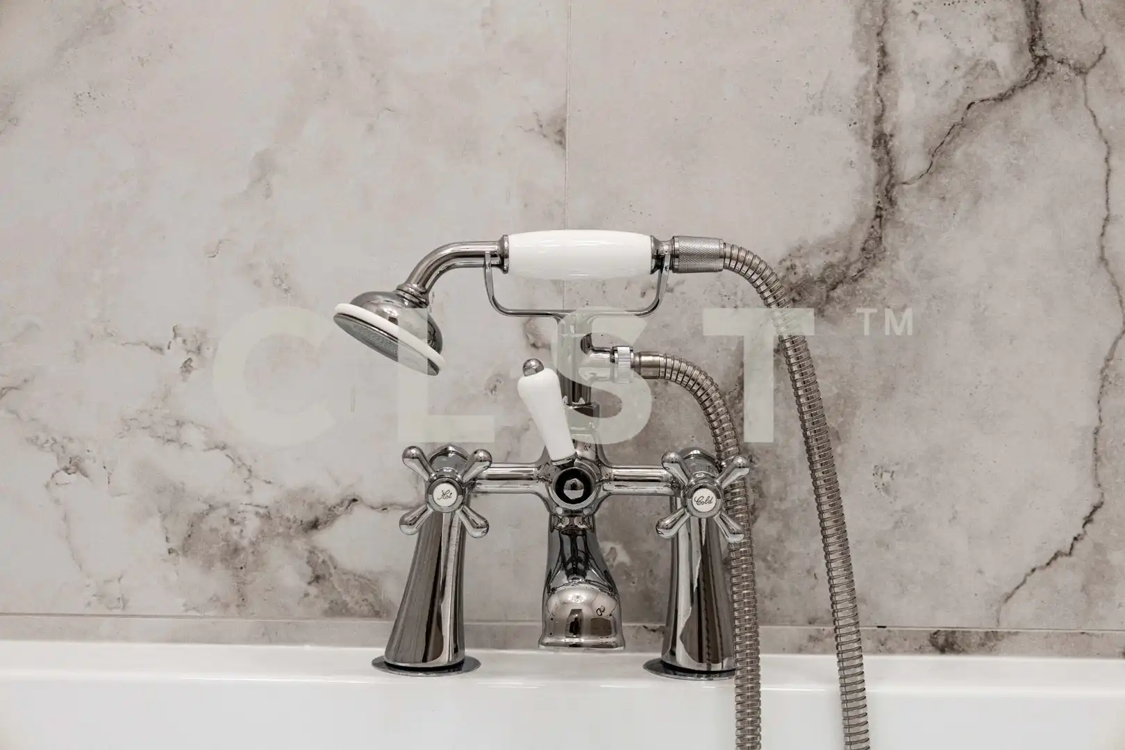 Badezimmer von Wohnungen zum Verkauf in Barcelona mit Klimaanlage, Heizung und Parkett