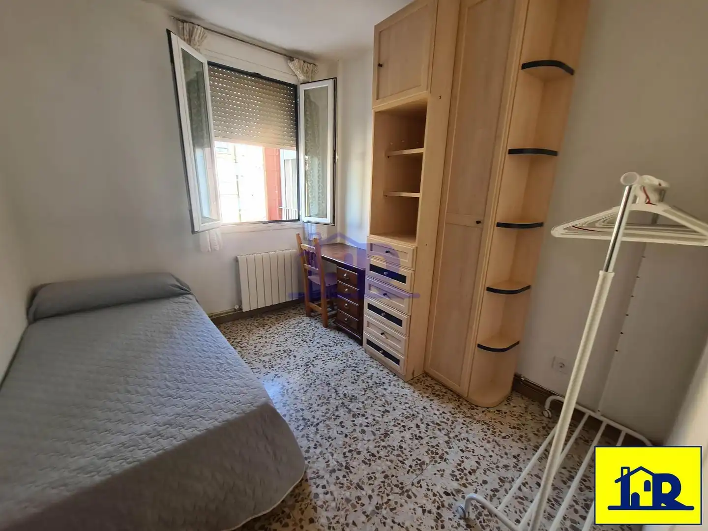 Schlafzimmer von Wohnung zur Miete in Cuenca mit Heizung, Terrasse und Möbliert