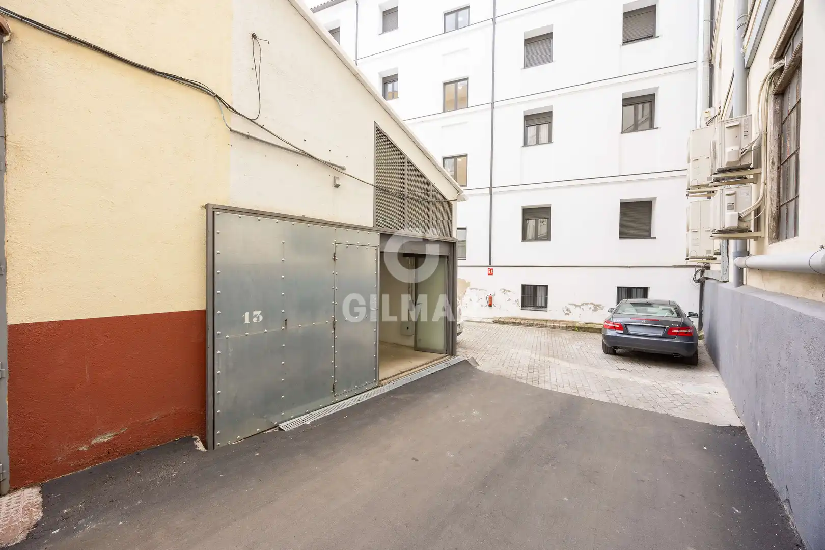 Parking de Oficina en venta en  Madrid Capital con Calefacción
