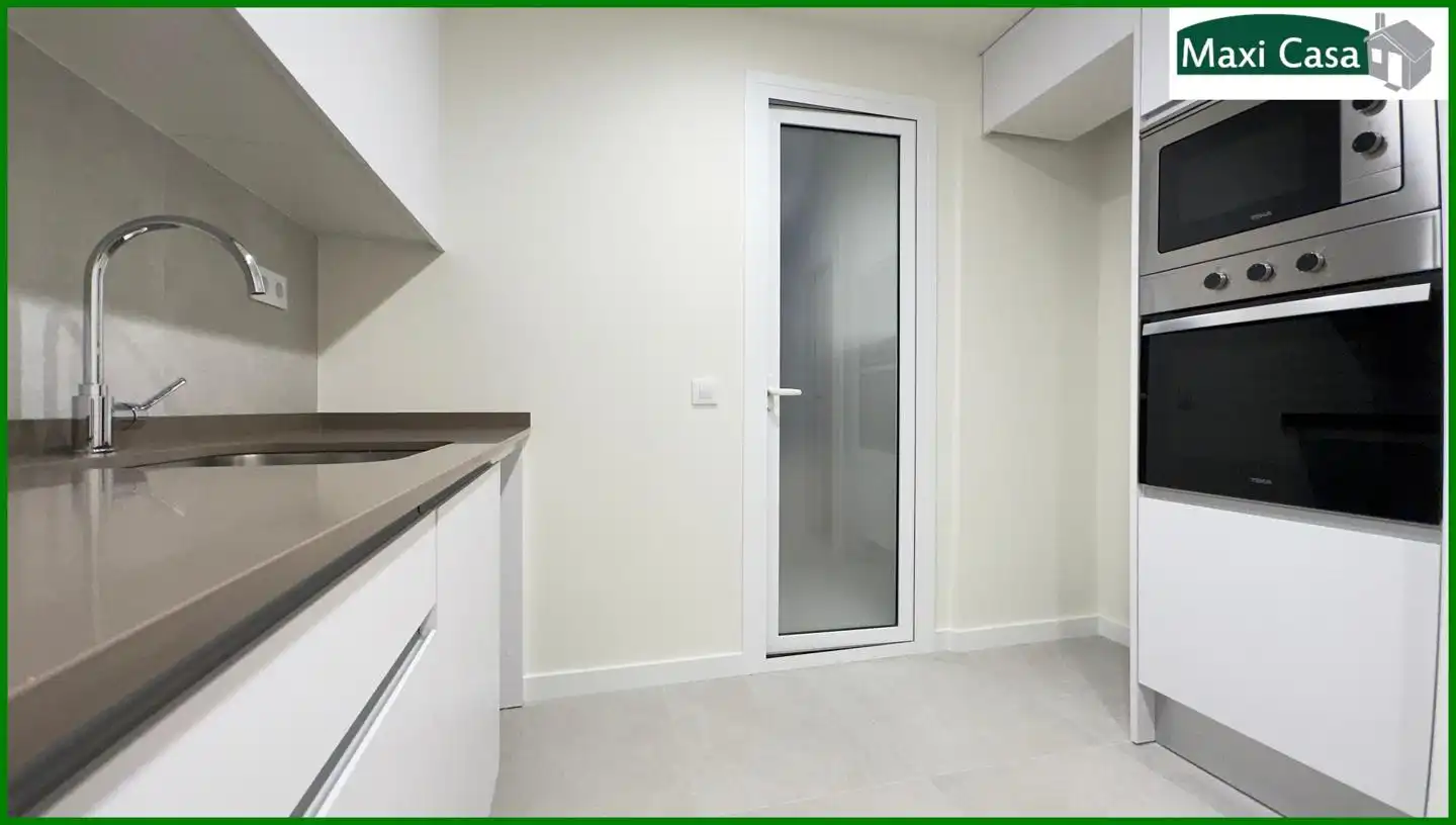 Piso con ascensor en venta en calle del Canigó, imagen 10