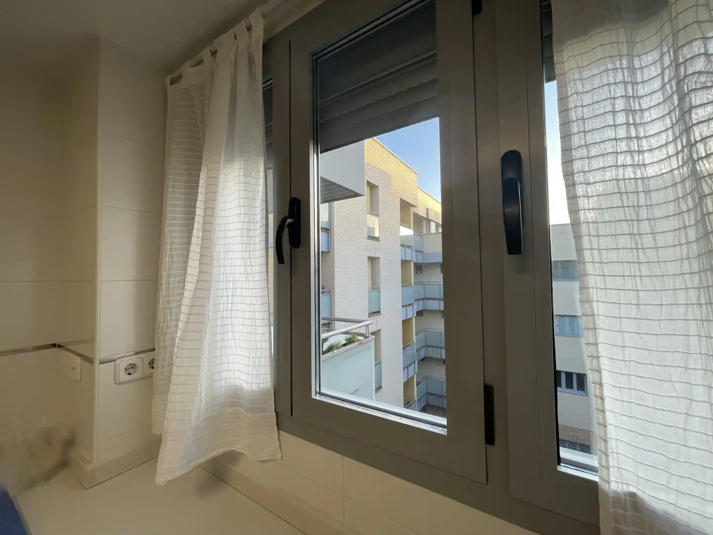 Terrasse von Wohnung zur Miete in San Sebastián de los Reyes mit Heizung, Abstellraum und Ofen