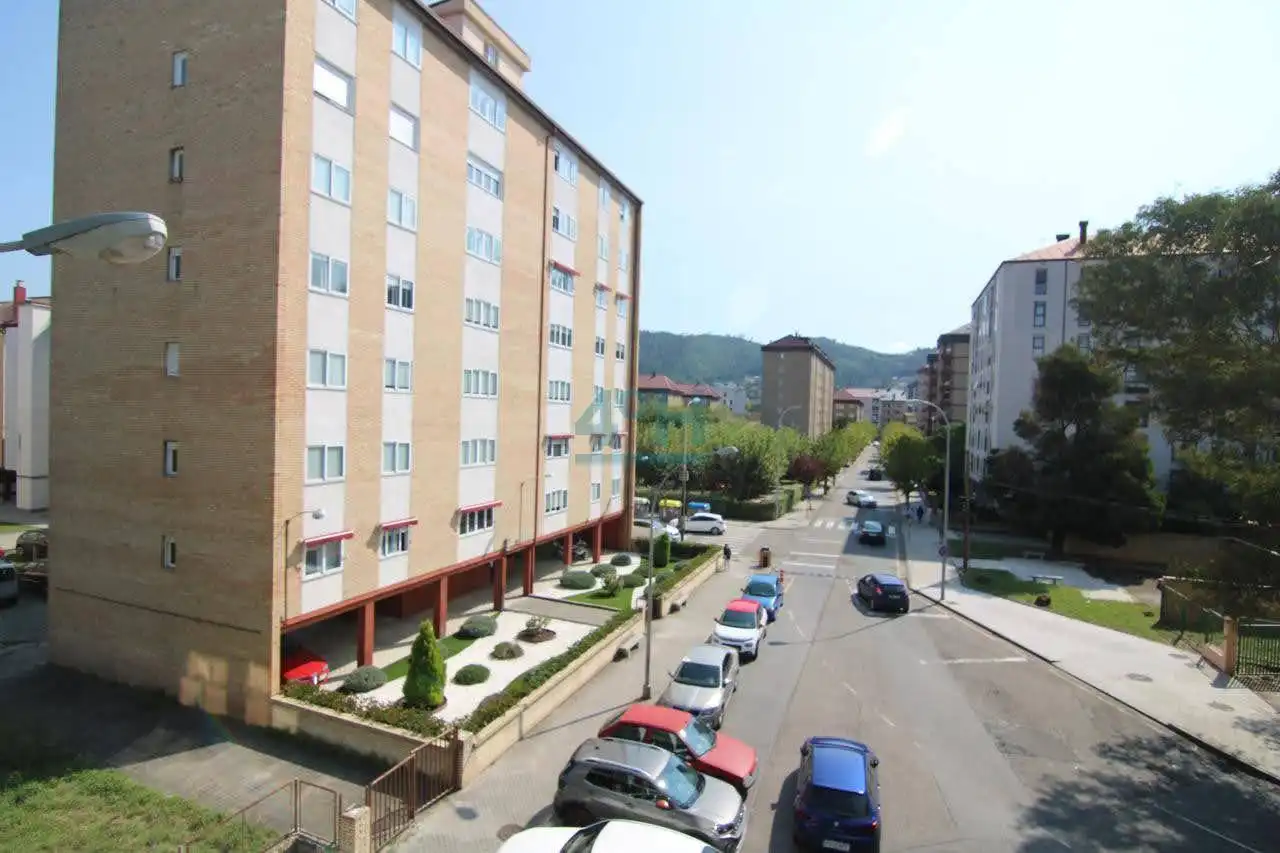 Exterior view of Study for rent in Ourense Capital   with Air Conditioner, Heating and Parquet flooring