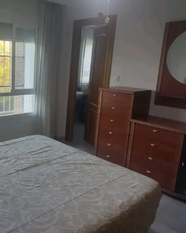 Schlafzimmer von Einfamilien-Reihenhaus zur Miete in Granada mit Klimaanlage, Privatgarten und Möbliert