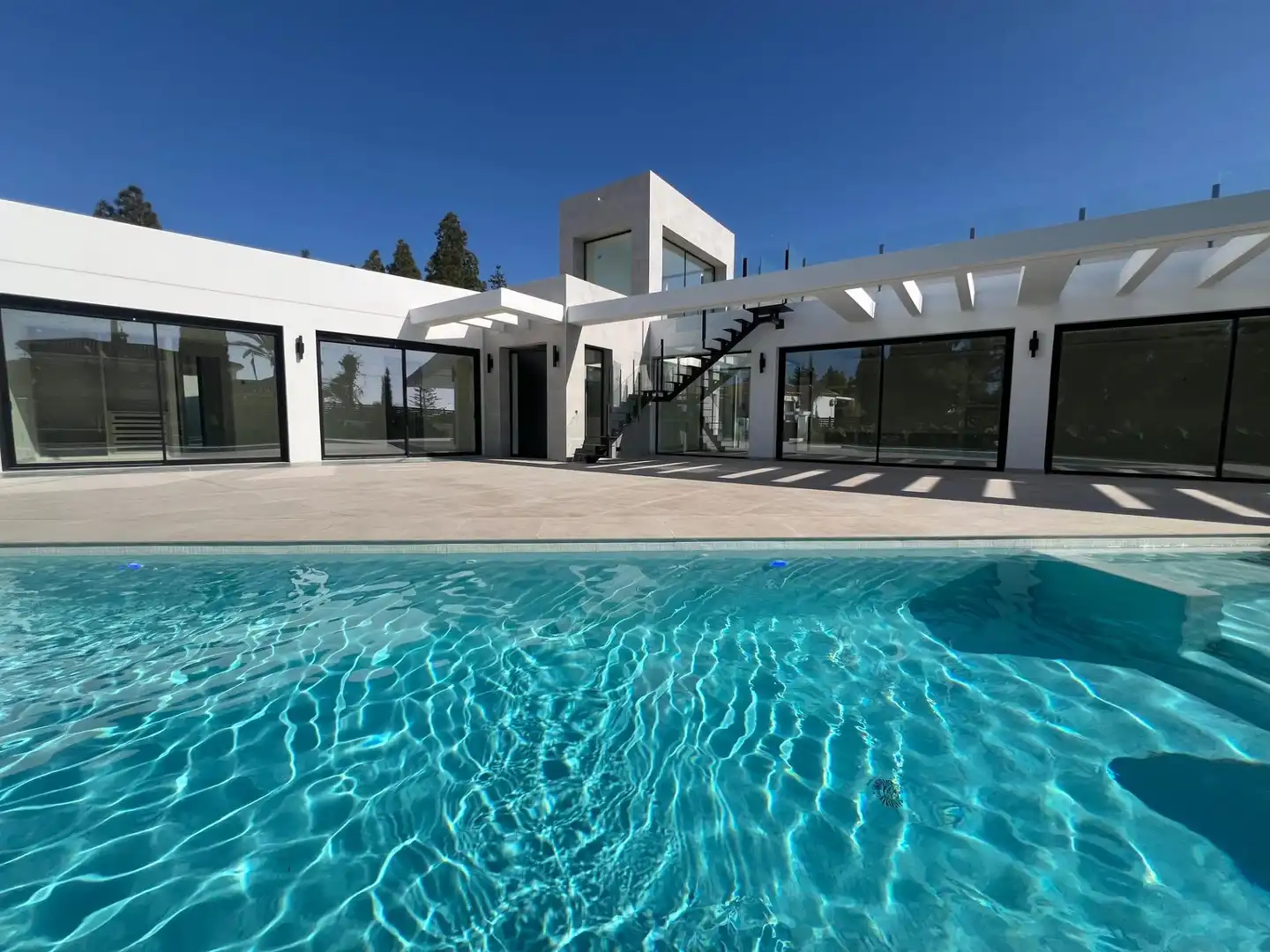 Detached house with pool for sale in El Faro de Calaburra - Chaparral, imagen 5