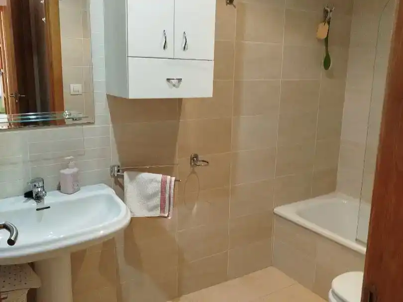 Bany de Pis en venda en Ortigueira amb Piscina i Balcó