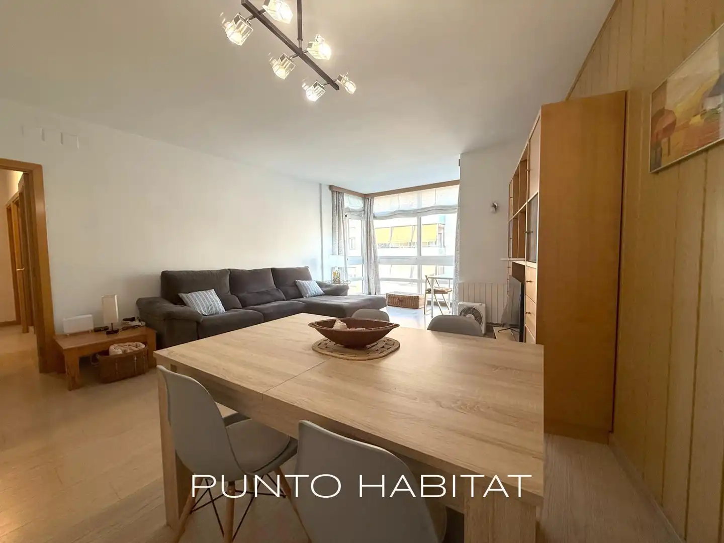 Living room of Flat for rent in Barcelona  with Air Conditioner, Heating and Parquet flooring