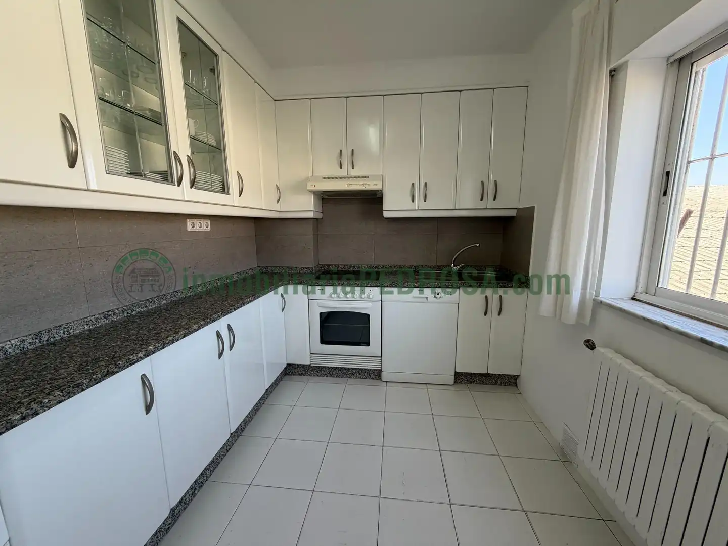 Cocina de Piso de alquiler en Pontevedra Capital  con Calefacción, Amueblado y Balcón
