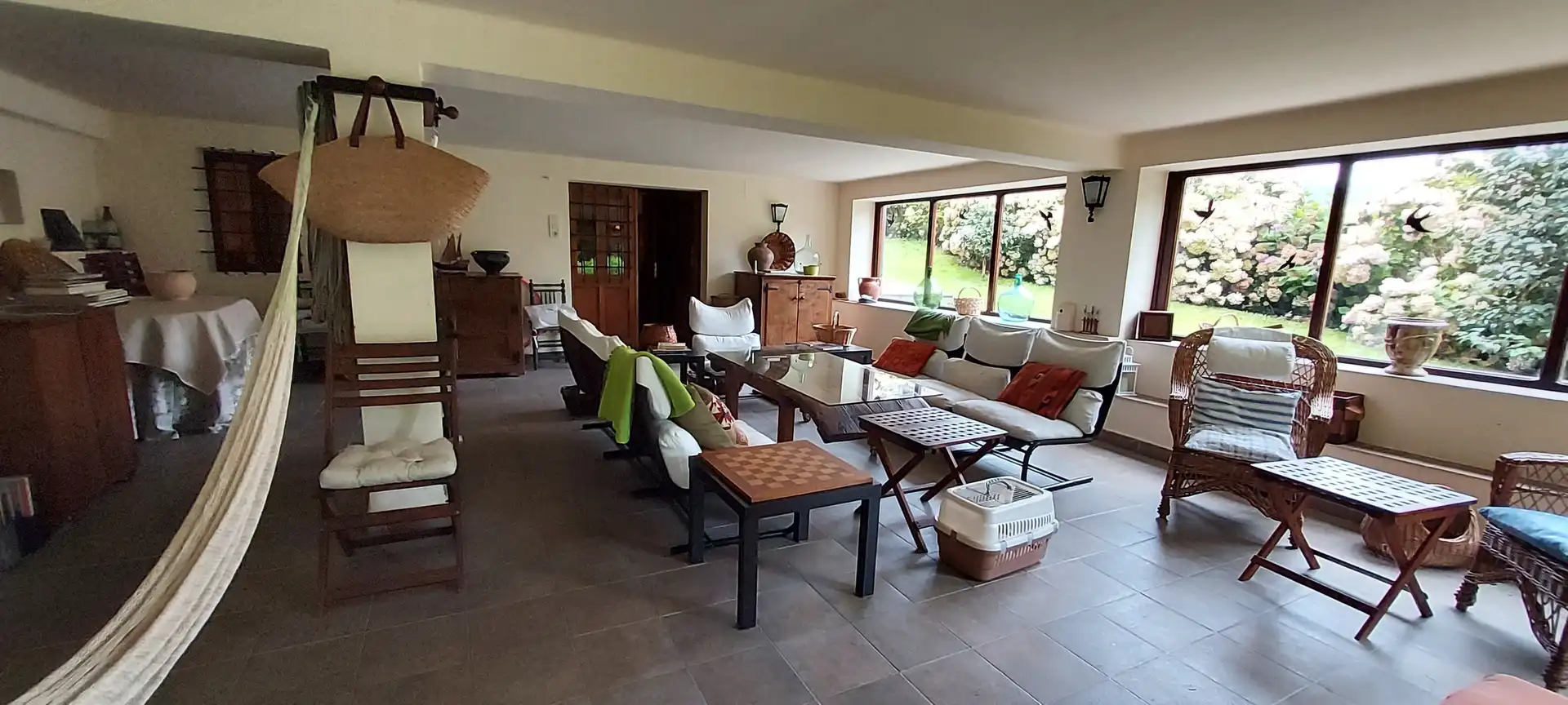 Sala d'estar de Finca rústica en venda en Salas amb Calefacció, Jardí privat i Parquet