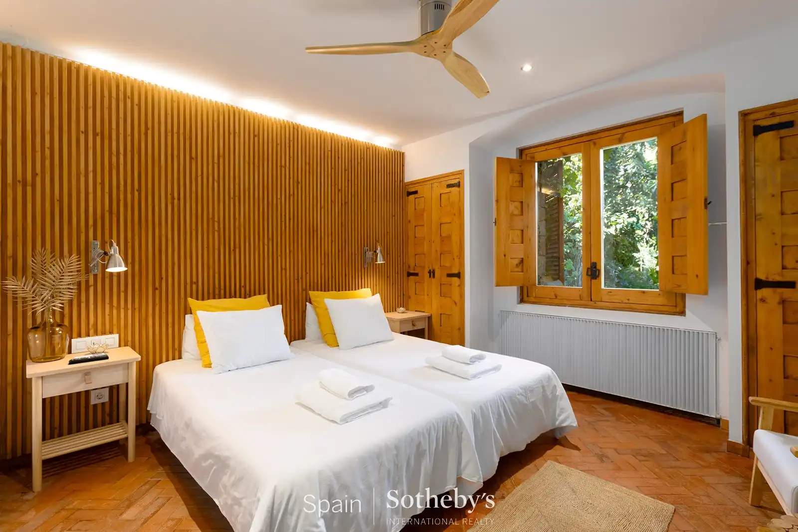 Bedroom of Country homes for sale in Premià de Dalt  with Air Conditioner, Heating and Private garden