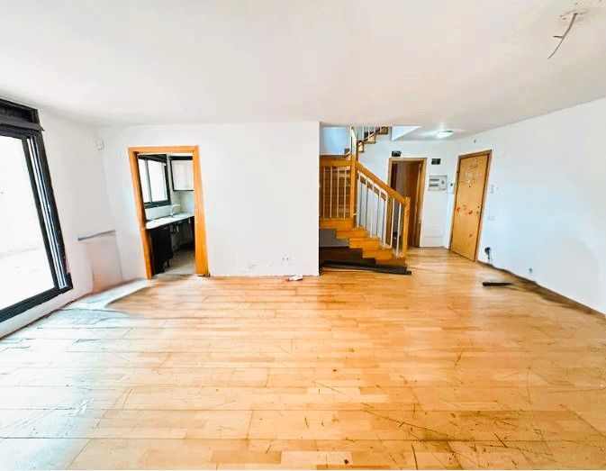 Duplex for sale in Badalona  with Terrace and Balcony