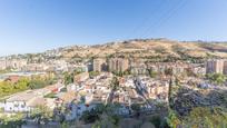 Vista exterior de Pis en venda en  Granada Capital amb Aire condicionat i Terrassa