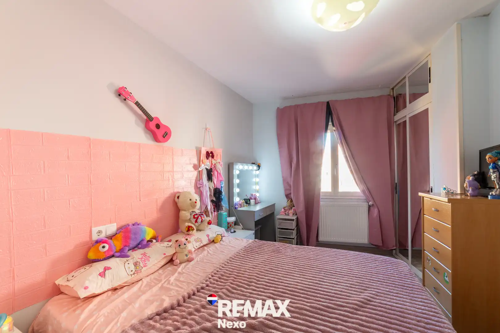 Bedroom of Flat for sale in Benavente  with Heating, Parquet flooring and Furnished