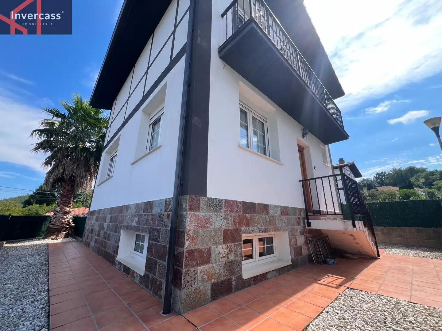 Vista exterior de Casa o chalet en venta en Castro-Urdiales con Calefacción, Jardín privado y Terraza