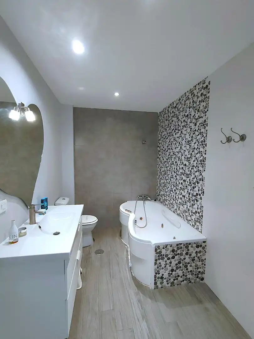 Bathroom of Flat for sale in Villajoyosa / La Vila Joiosa  with Air Conditioner, Terrace and Balcony