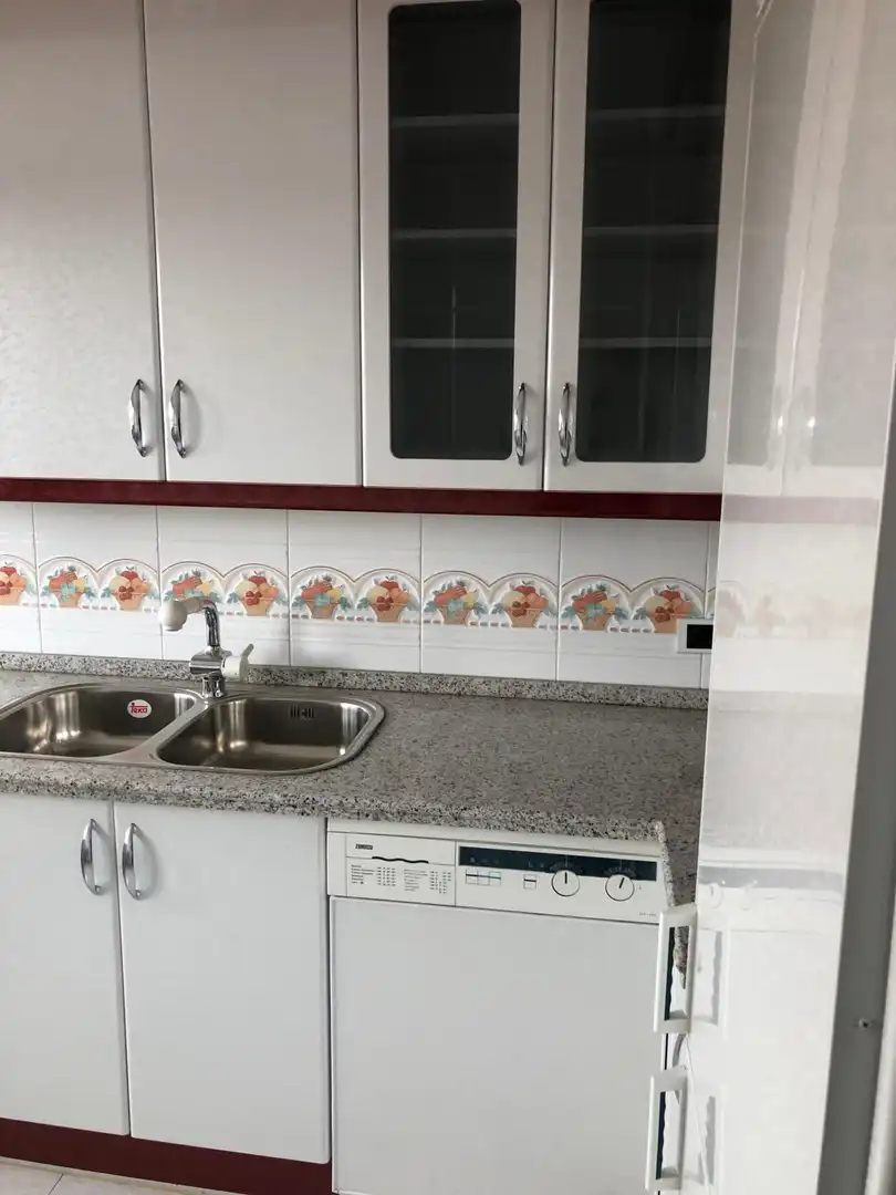 Cocina de Dúplex en venta en Arévalo con Parquet, Amueblado y Horno