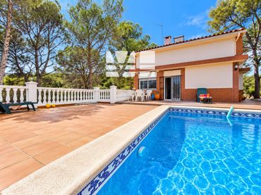 Xalet amb piscina en venda a VIOLETA